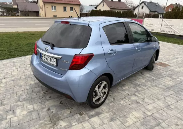TOYOTA Yaris Hybrid 1.5 VVT-i Selection