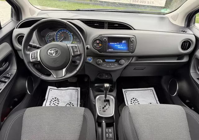 TOYOTA Yaris Hybrid 1.5 VVT-i Selection
