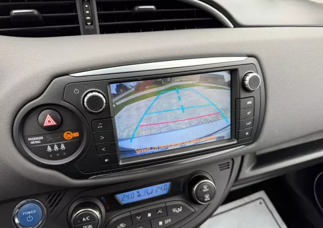 TOYOTA Yaris Hybrid 1.5 VVT-i Selection