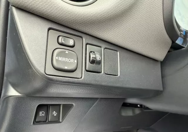 TOYOTA Yaris Hybrid 1.5 VVT-i Selection