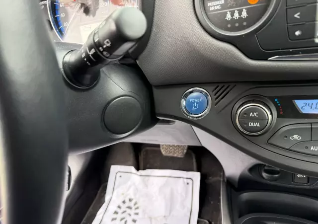 TOYOTA Yaris Hybrid 1.5 VVT-i Selection
