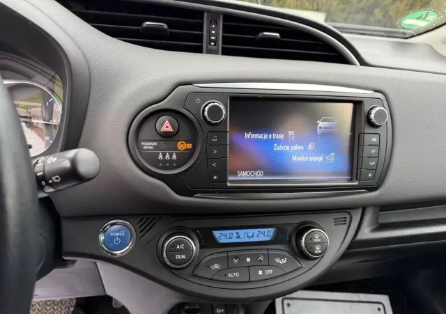 TOYOTA Yaris Hybrid 1.5 VVT-i Selection