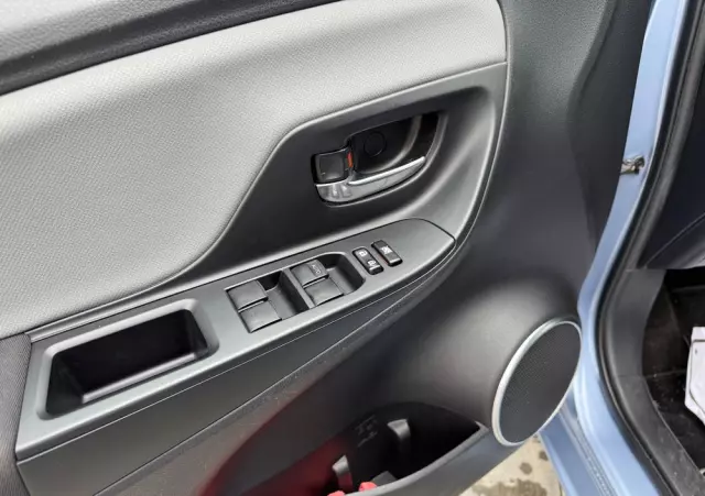 TOYOTA Yaris Hybrid 1.5 VVT-i Selection