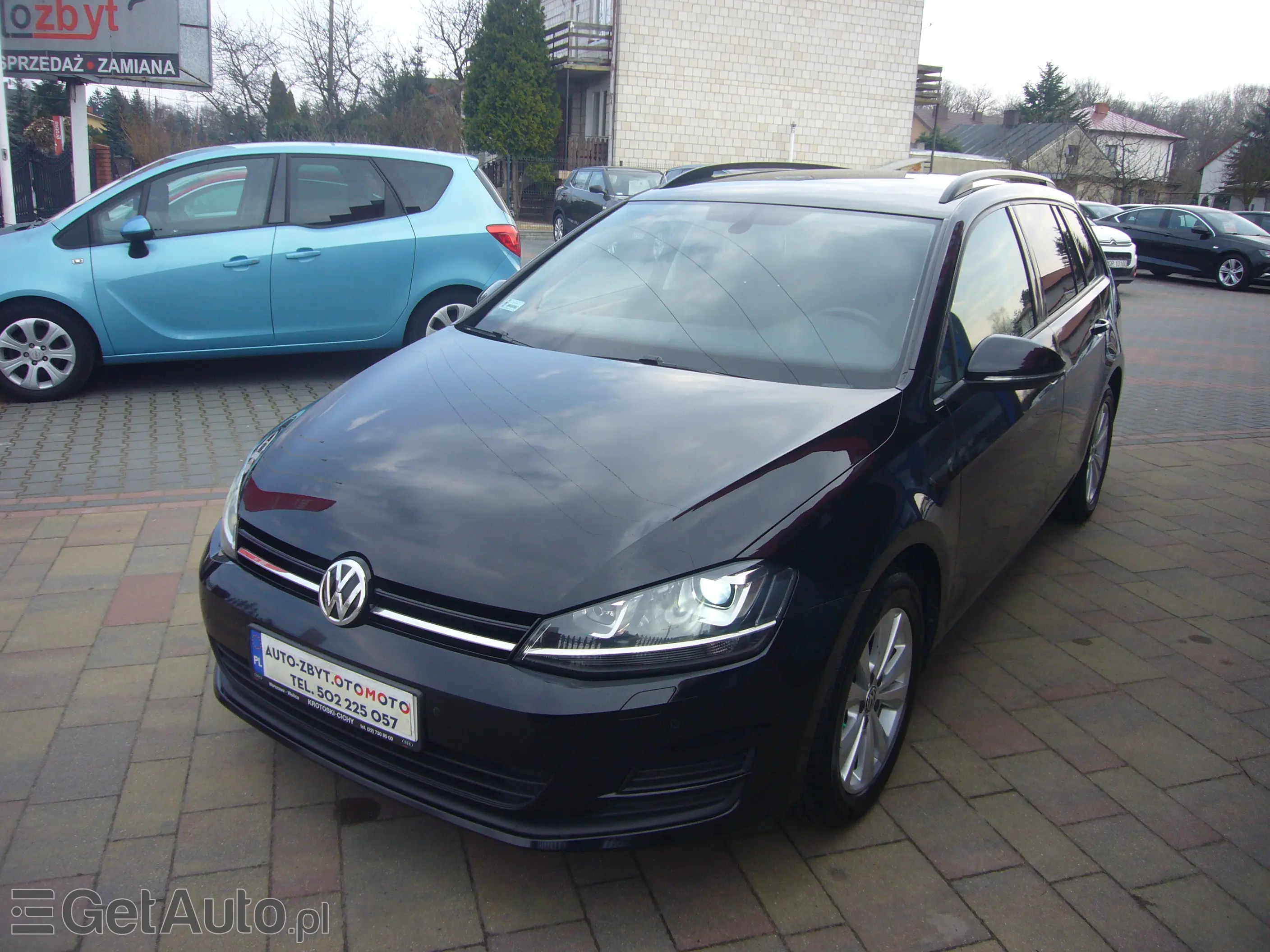 VOLKSWAGEN Golf 