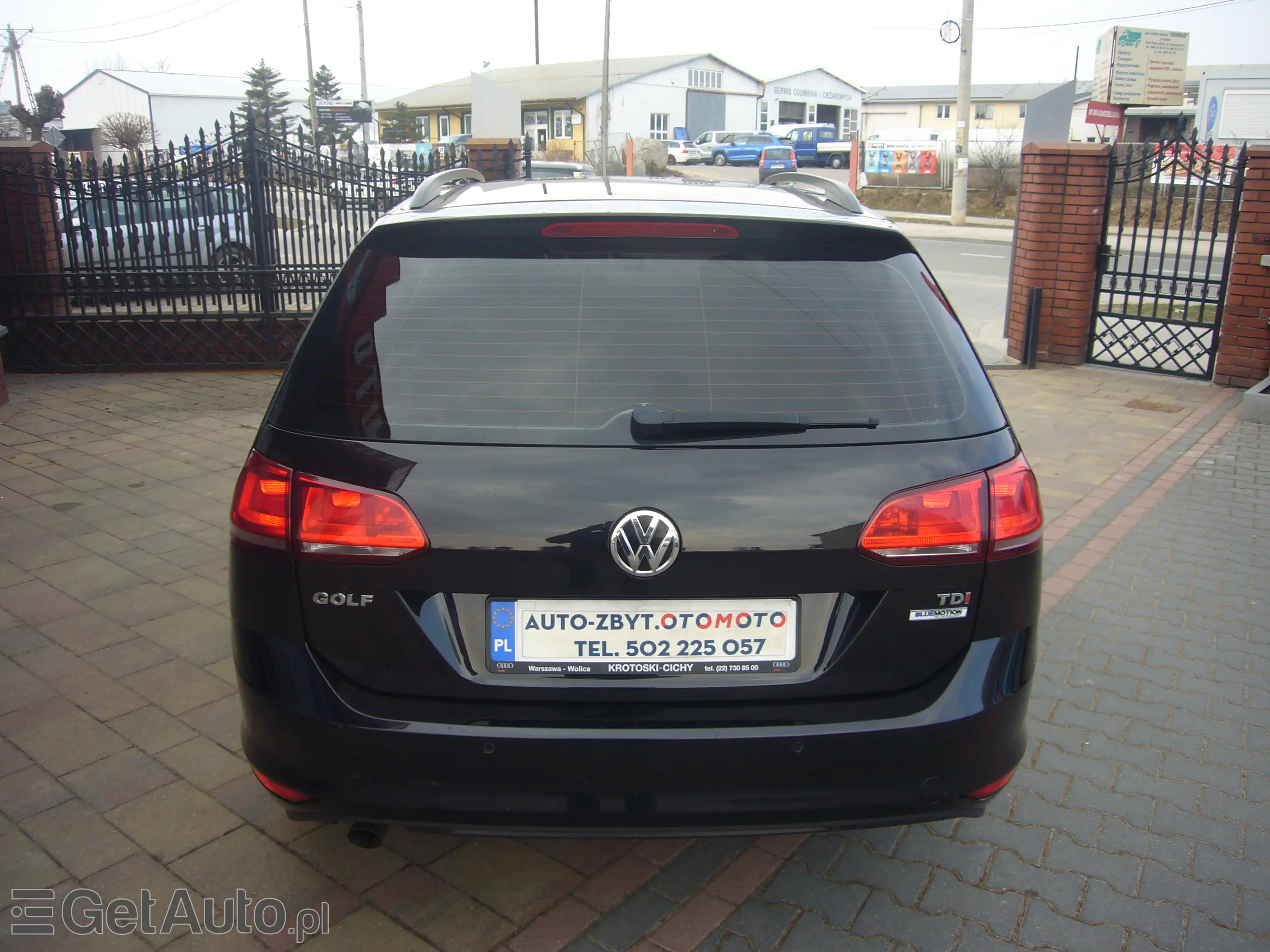 VOLKSWAGEN Golf 
