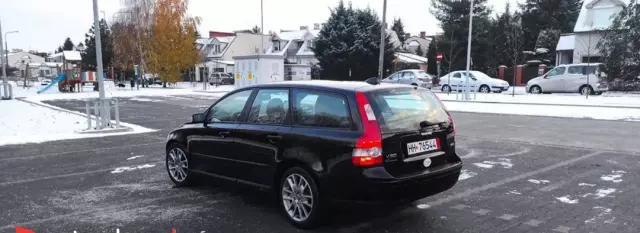 VOLVO V50 
