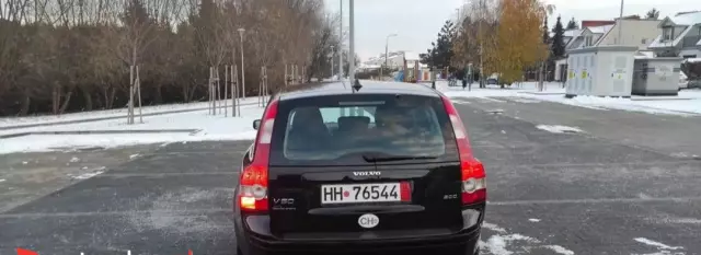 VOLVO V50 