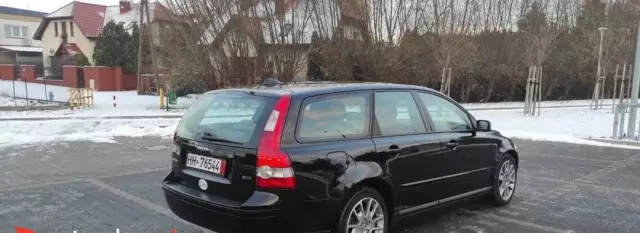 VOLVO V50 