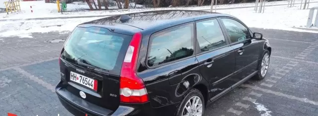 VOLVO V50 