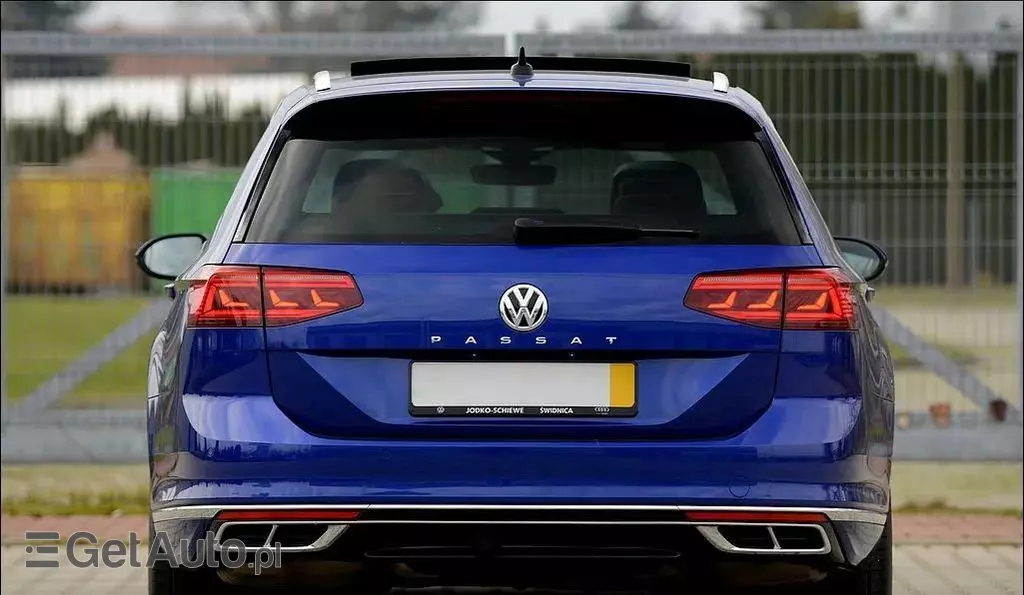 VOLKSWAGEN Passat 