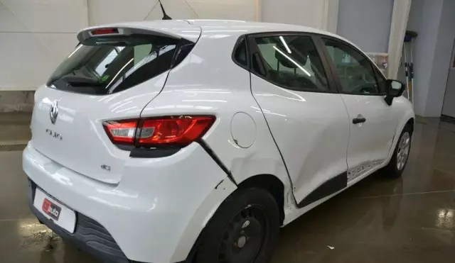 RENAULT Clio 
