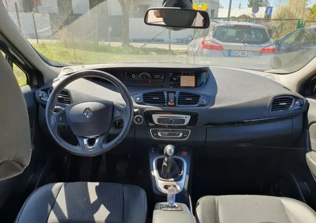 RENAULT Scenic Energy TCe 130 S&S Bose Edition