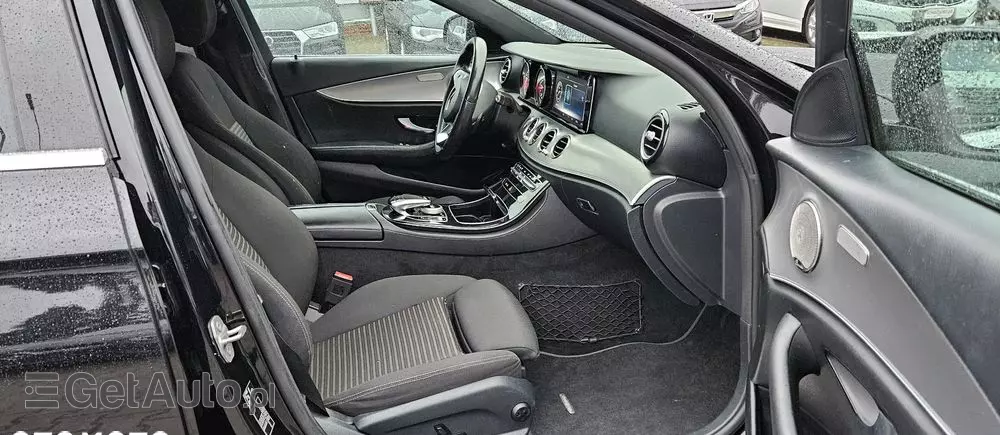 MERCEDES-BENZ Klasa E 200 d T 9G-TRONIC