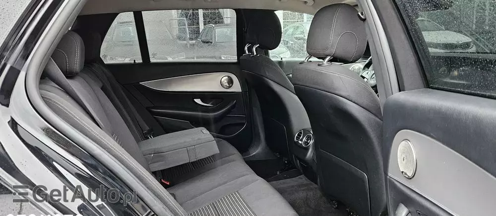 MERCEDES-BENZ Klasa E 200 d T 9G-TRONIC