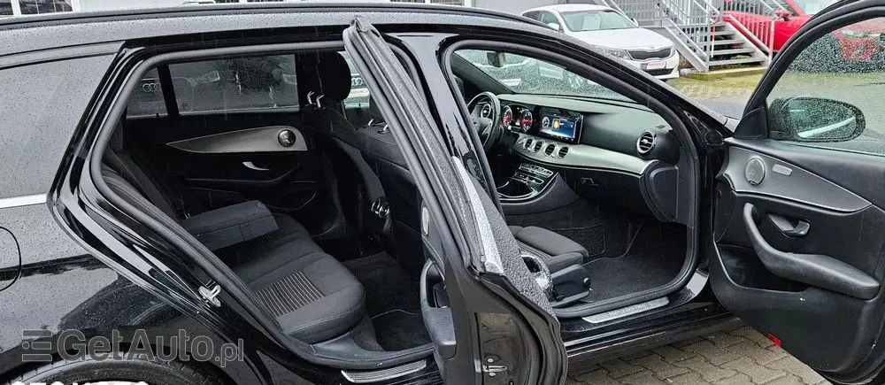 MERCEDES-BENZ Klasa E 200 d T 9G-TRONIC