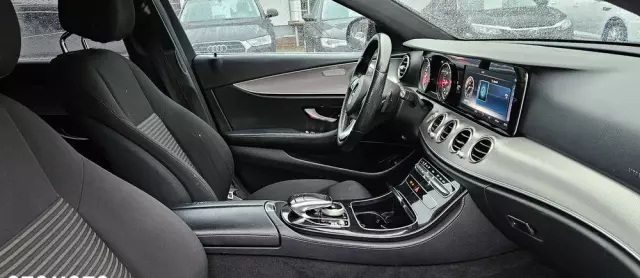 MERCEDES-BENZ Klasa E 200 d T 9G-TRONIC