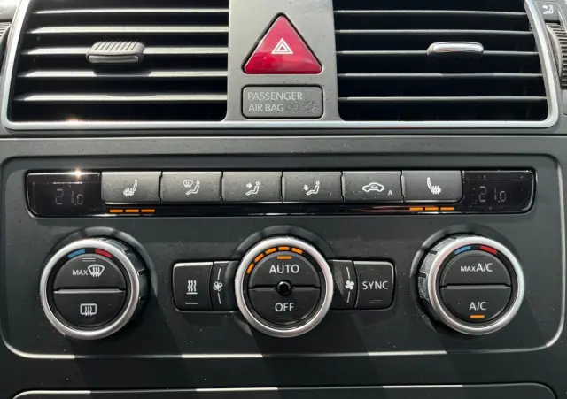 VOLKSWAGEN Touran 1.4 TSI DSG MATCH