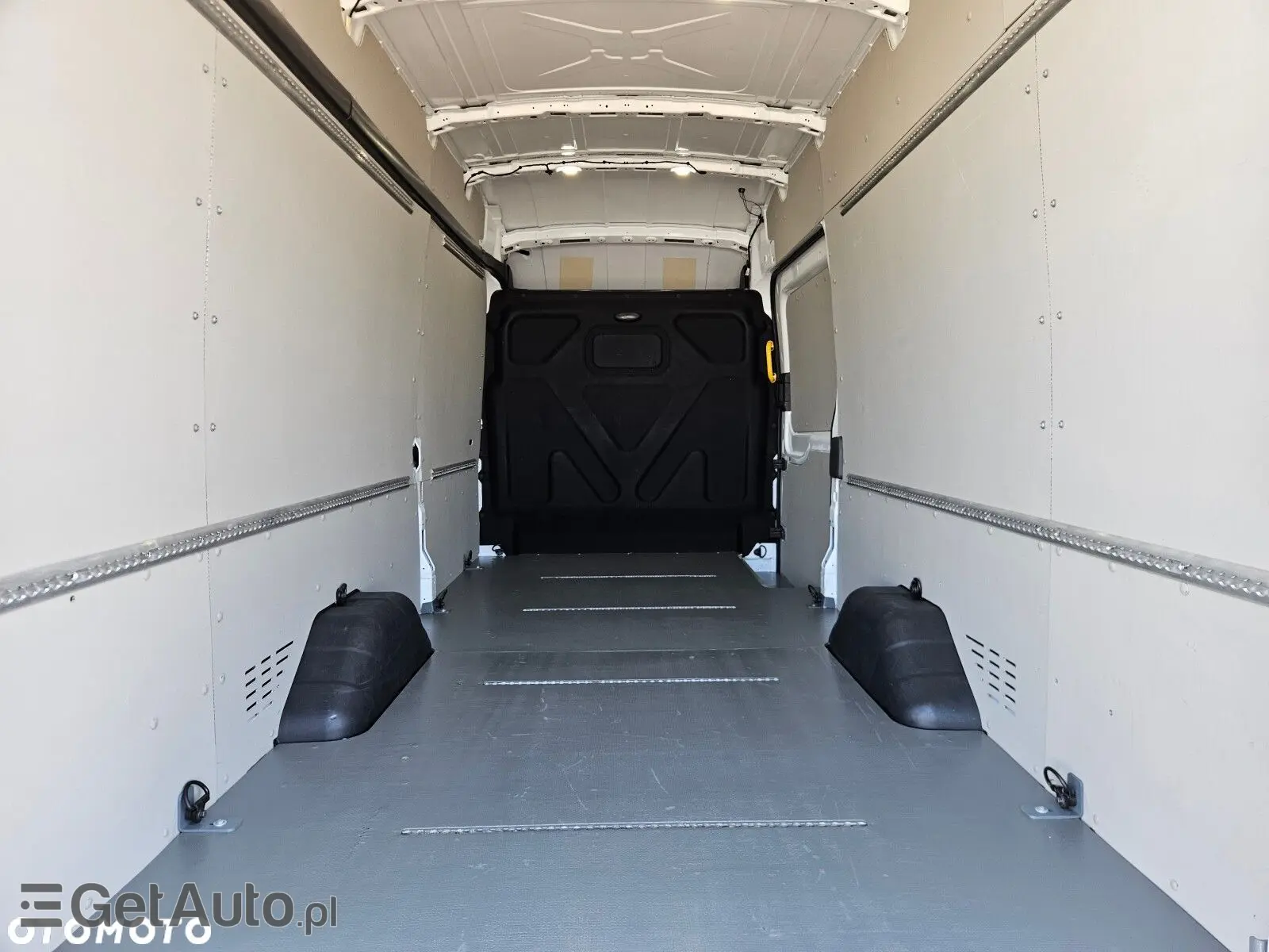 FORD Transit L4H3 Trend