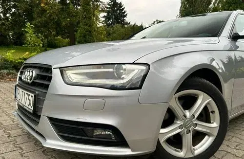 AUDI A4 