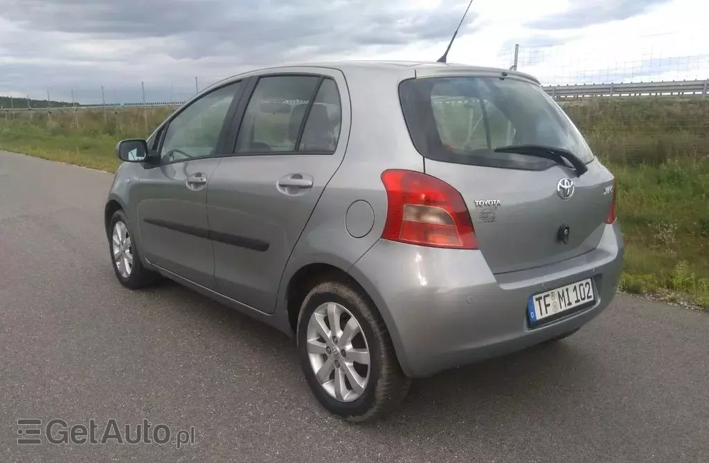 TOYOTA Yaris 