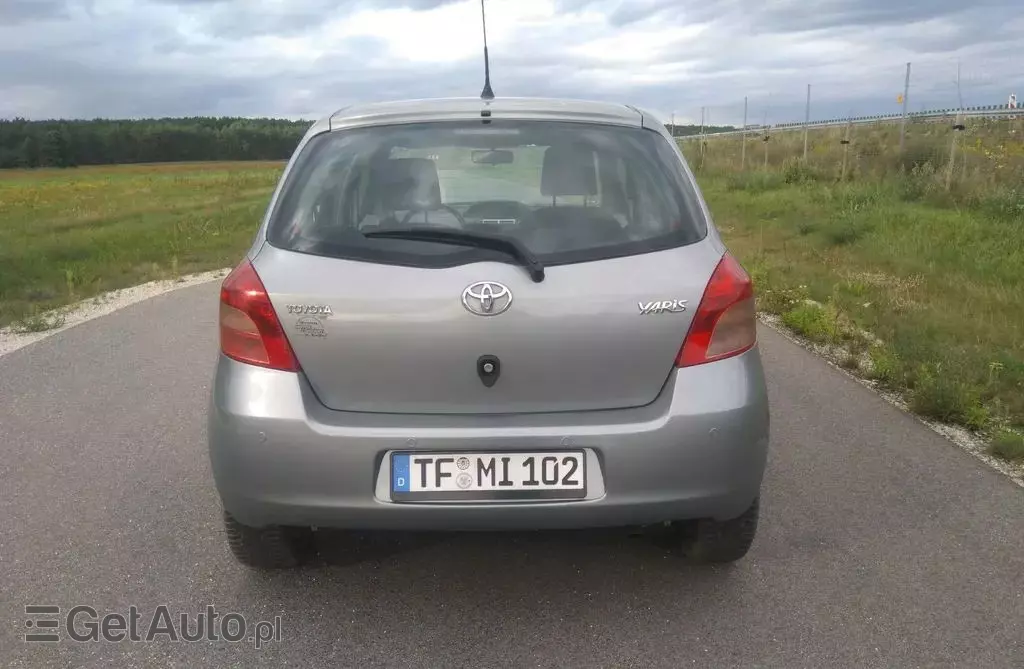 TOYOTA Yaris 