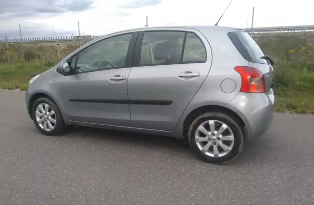 TOYOTA Yaris 