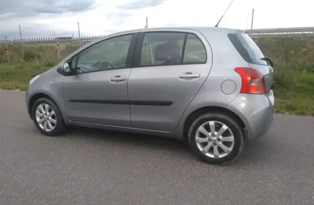TOYOTA Yaris 
