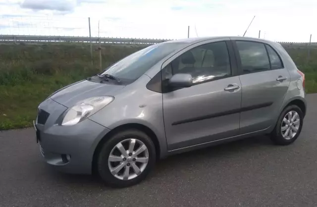TOYOTA Yaris 