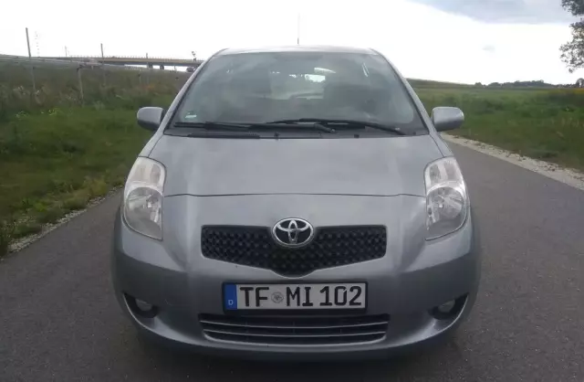 TOYOTA Yaris 