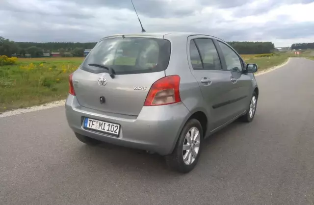 TOYOTA Yaris 