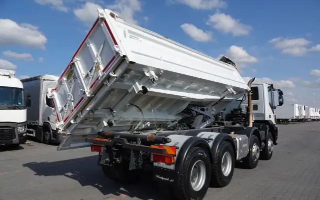 IVECO TRAKKER / 8x4 / WYWROTKA / HYDROBURTA / BORDMATIC / EURO 6 / MEILLER KIPPER 