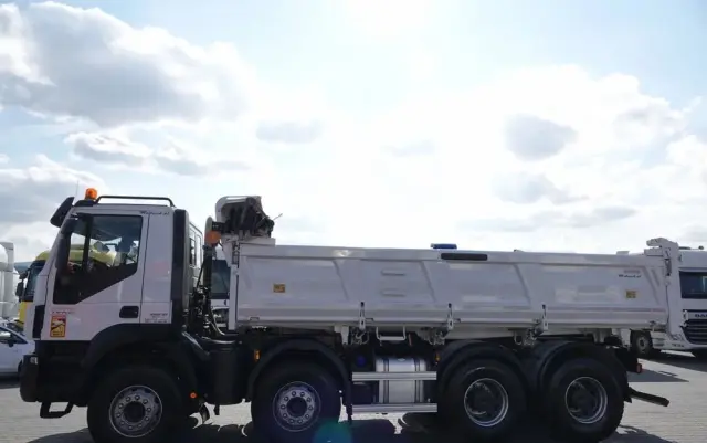 IVECO TRAKKER / 8x4 / WYWROTKA / HYDROBURTA / BORDMATIC / EURO 6 / MEILLER KIPPER 