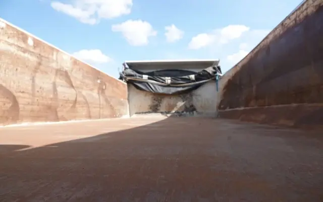 IVECO TRAKKER / 8x4 / WYWROTKA / HYDROBURTA / BORDMATIC / EURO 6 / MEILLER KIPPER 