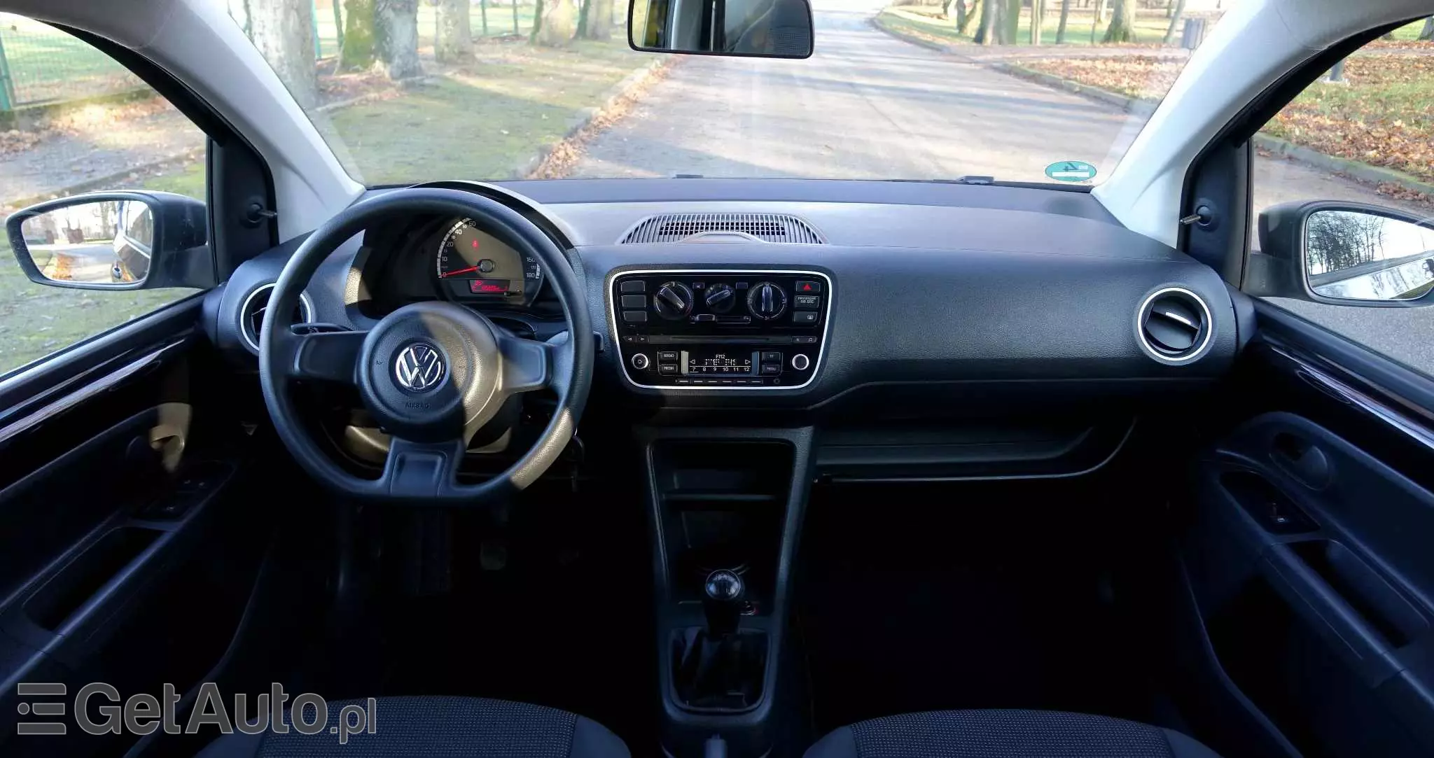 VOLKSWAGEN Up! 