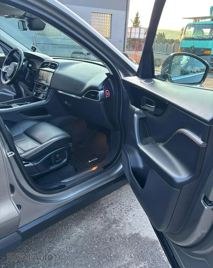 JAGUAR F-Pace 2.0 i4D AWD Prestige