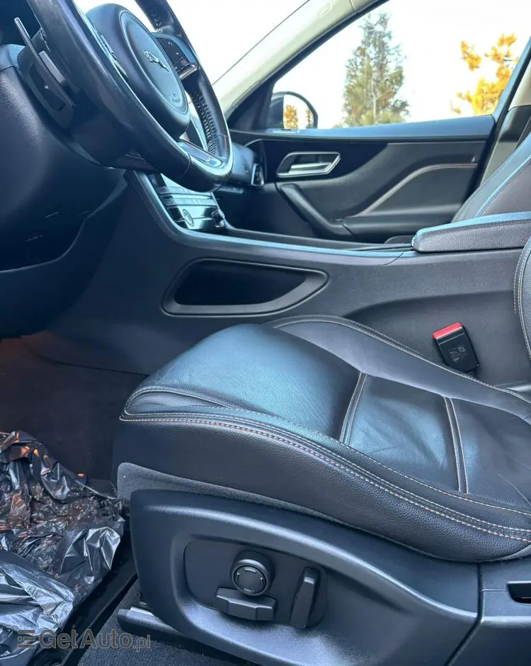 JAGUAR F-Pace 2.0 i4D AWD Prestige