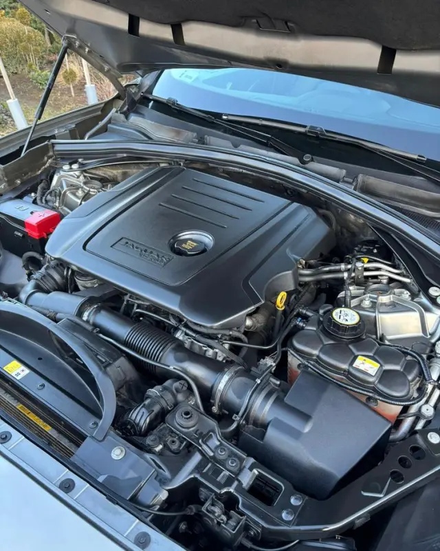 JAGUAR F-Pace 2.0 i4D AWD Prestige