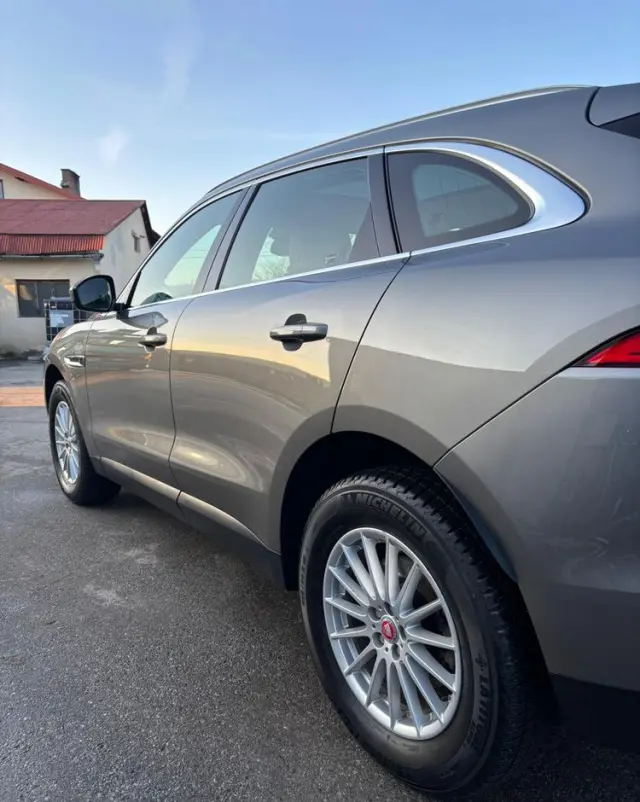JAGUAR F-Pace 2.0 i4D AWD Prestige