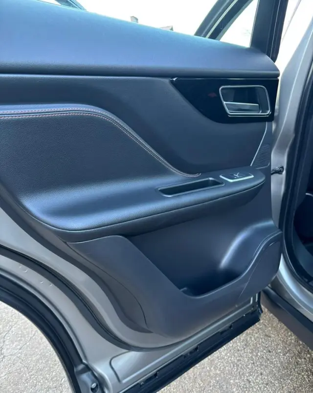 JAGUAR F-Pace 2.0 i4D AWD Prestige