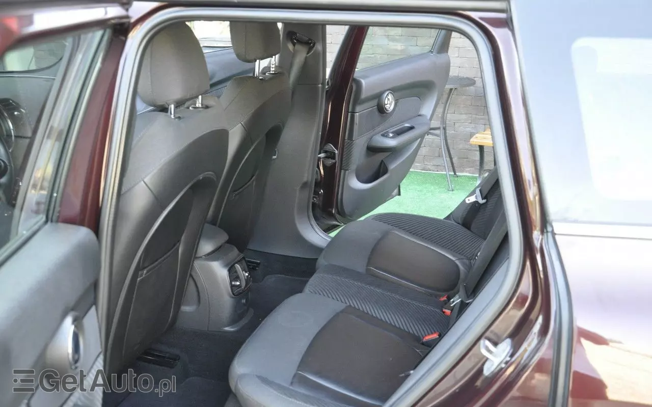 MINI Clubman Cooper D Untold Edition