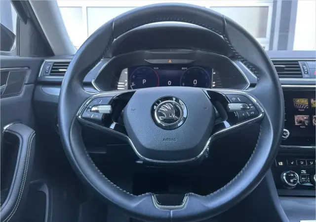 SKODA Superb 2.0 TDI SCR Ambition DSG