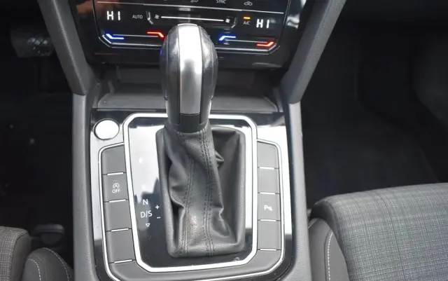 VOLKSWAGEN Passat Variant 2.0 TDI EVO Business DSG