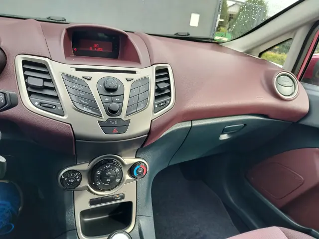 FORD Fiesta Titanium