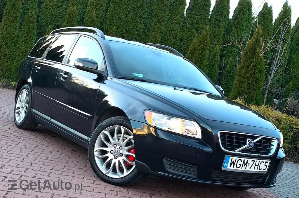 VOLVO V50 