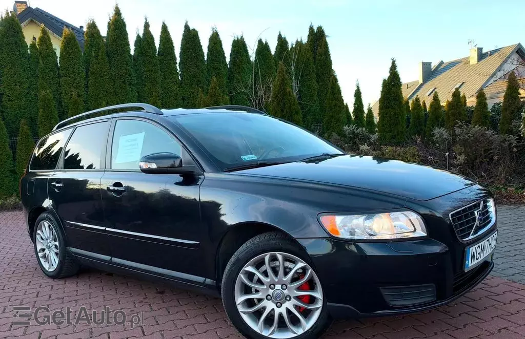 VOLVO V50 