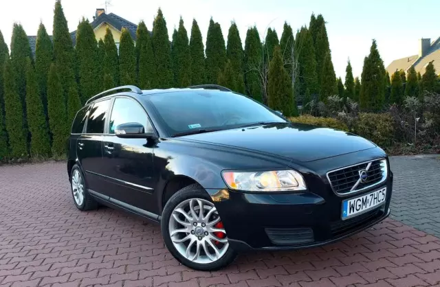 VOLVO V50 
