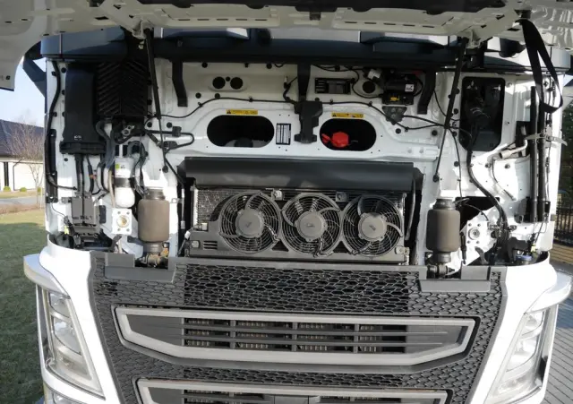 VOLVO FH 4 /500 KM/ STANDARD/ EURO-6 