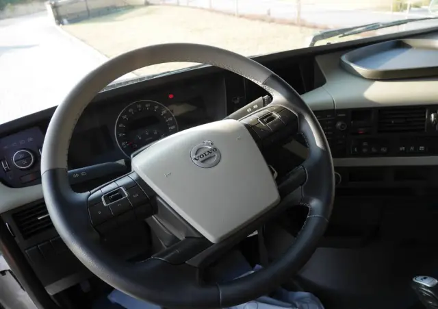 VOLVO FH 4 /500 KM/ STANDARD/ EURO-6 