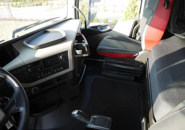 VOLVO FH 4 /500 KM/ STANDARD/ EURO-6 