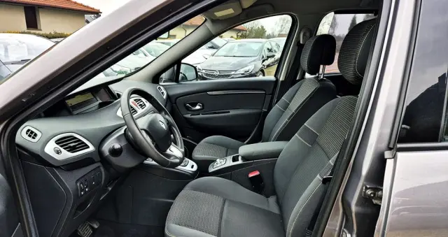 RENAULT Grand Scenic Gr 1.6 16V Tech Run